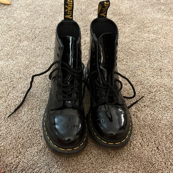 Dr. Martins, black, shiny - Picture 1 of 5